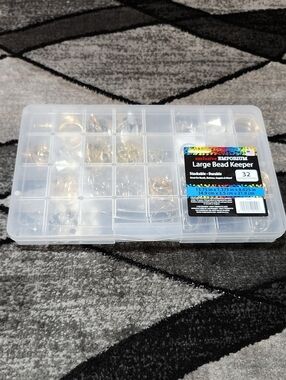 JEWELRY PLASTIC ORAGANIZER 32 COMPARTMENTS W/ ASSORTED METAL EARRINGS MAKING